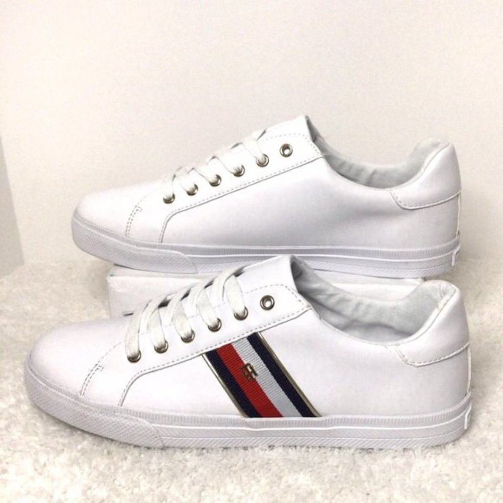 Tommy Hilfiger Women's Lenka Lace-Up Leather